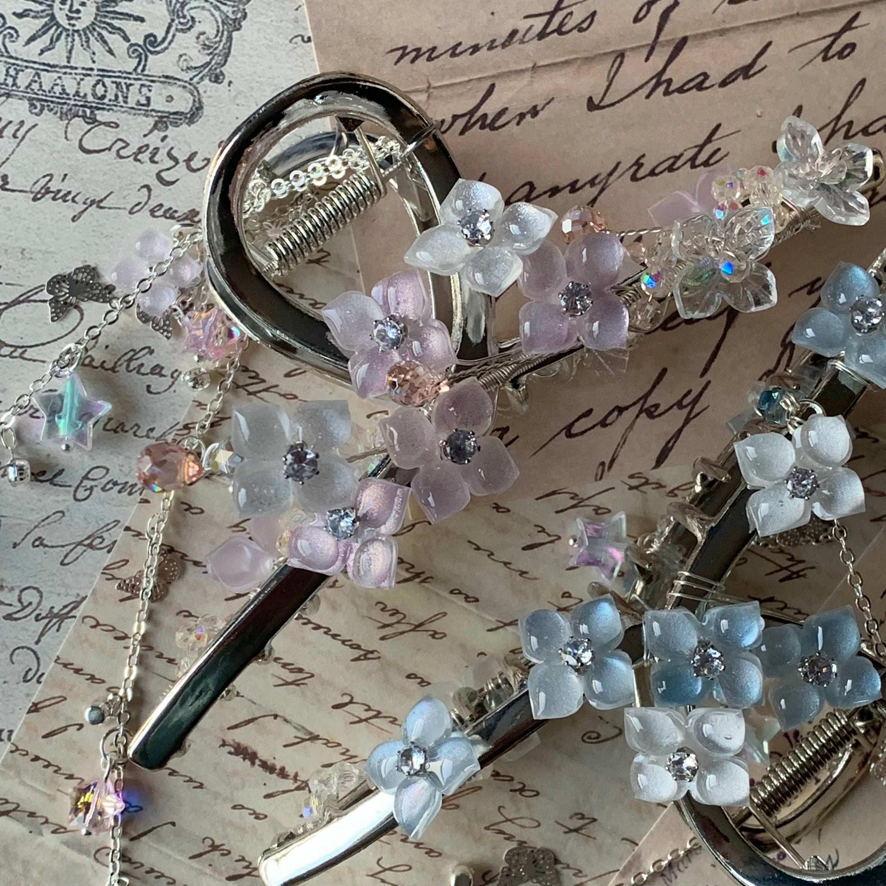 Hydrangea Bloom Double-Sided Hair Claw – SWEETSHOP JEWELRY