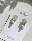 Resin Daisy Mint Earrings