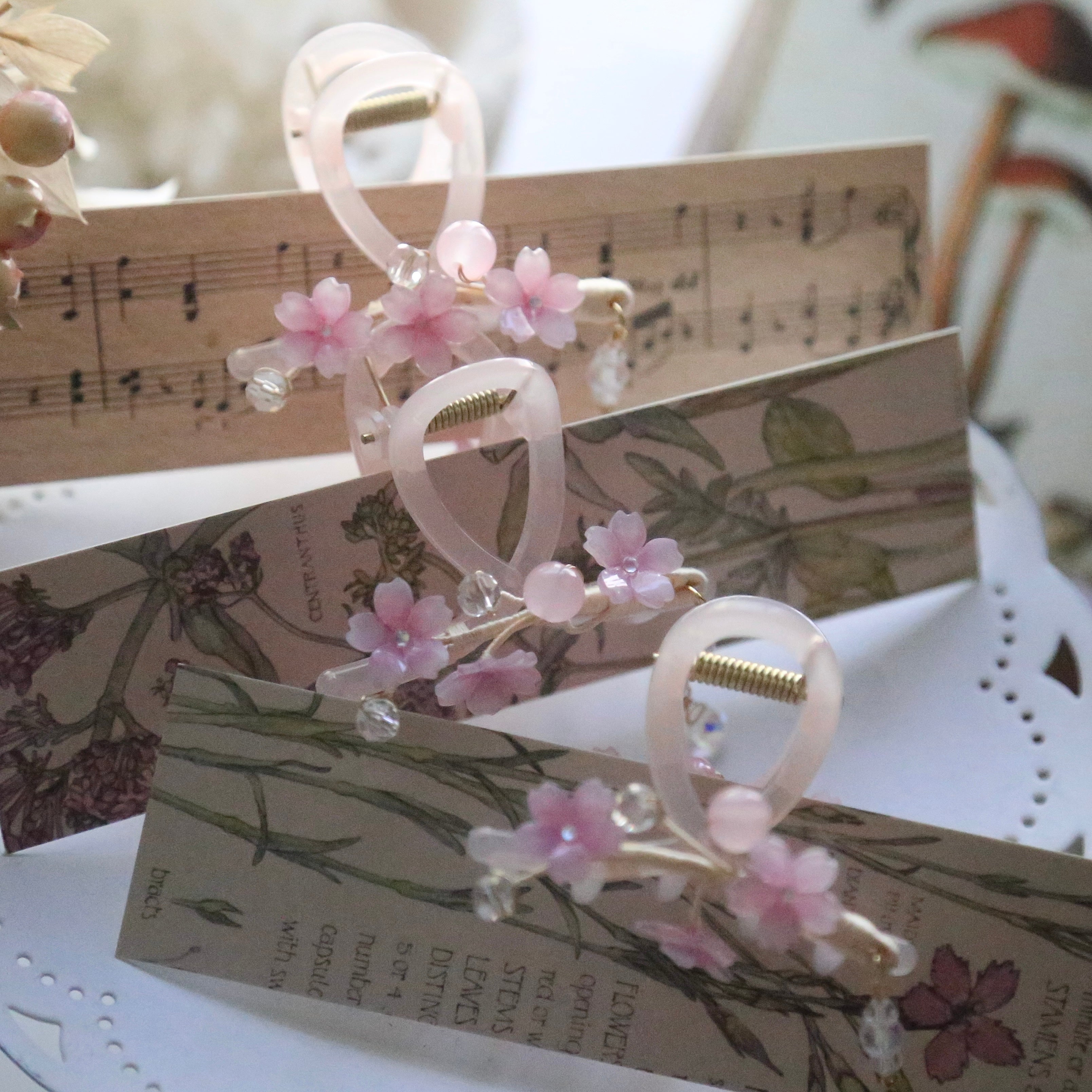 Mini Sakura Claw Clip
